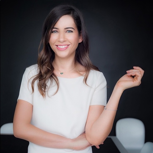 Meet your Posher, Denisse - Picture 14 of 15